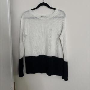 Vince white and black color lock distressed long sleeve loose knit sweater